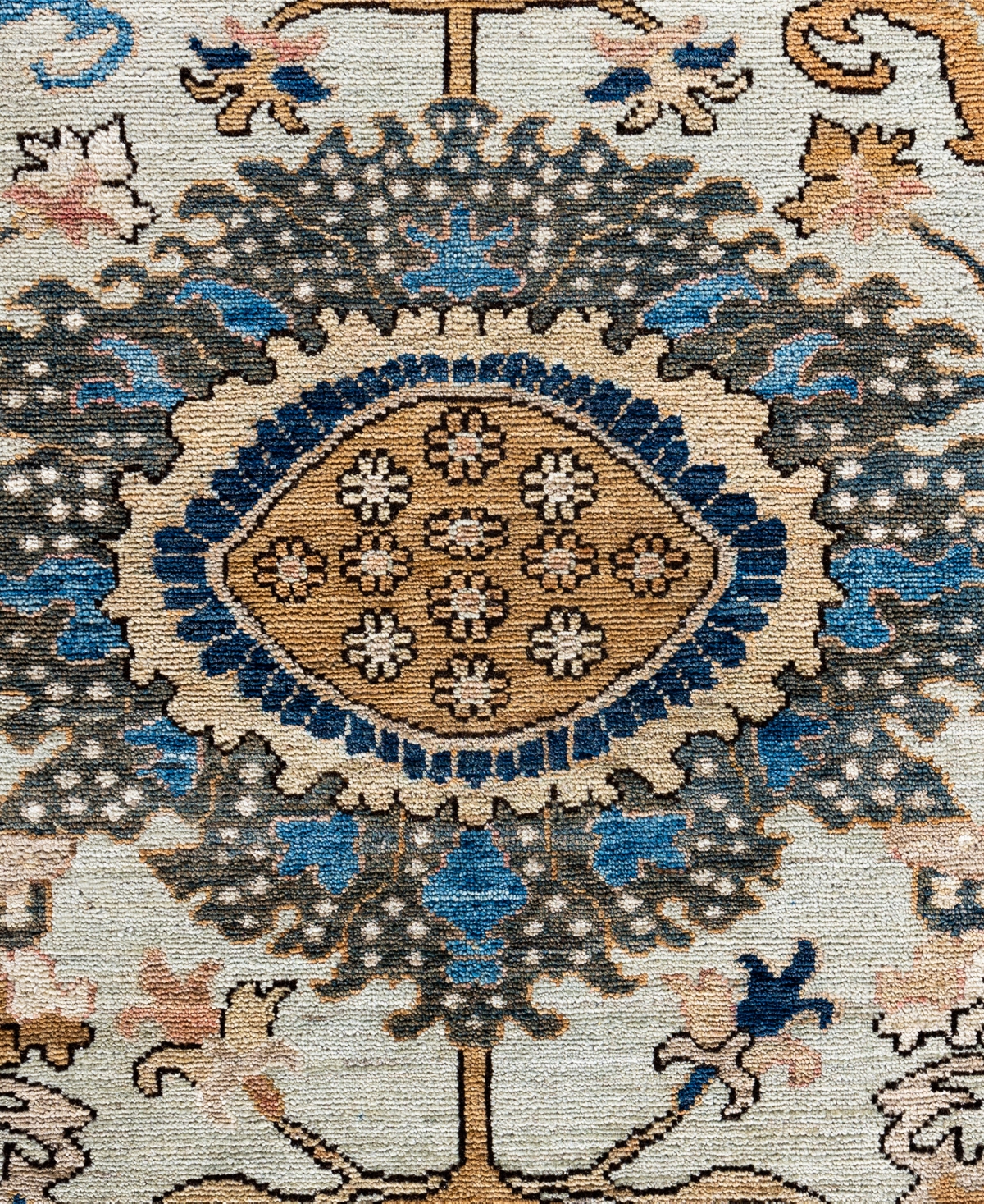 Adorn Hand Woven Rugs Serapi M0103-193 8'1"x10' Area Rug In White