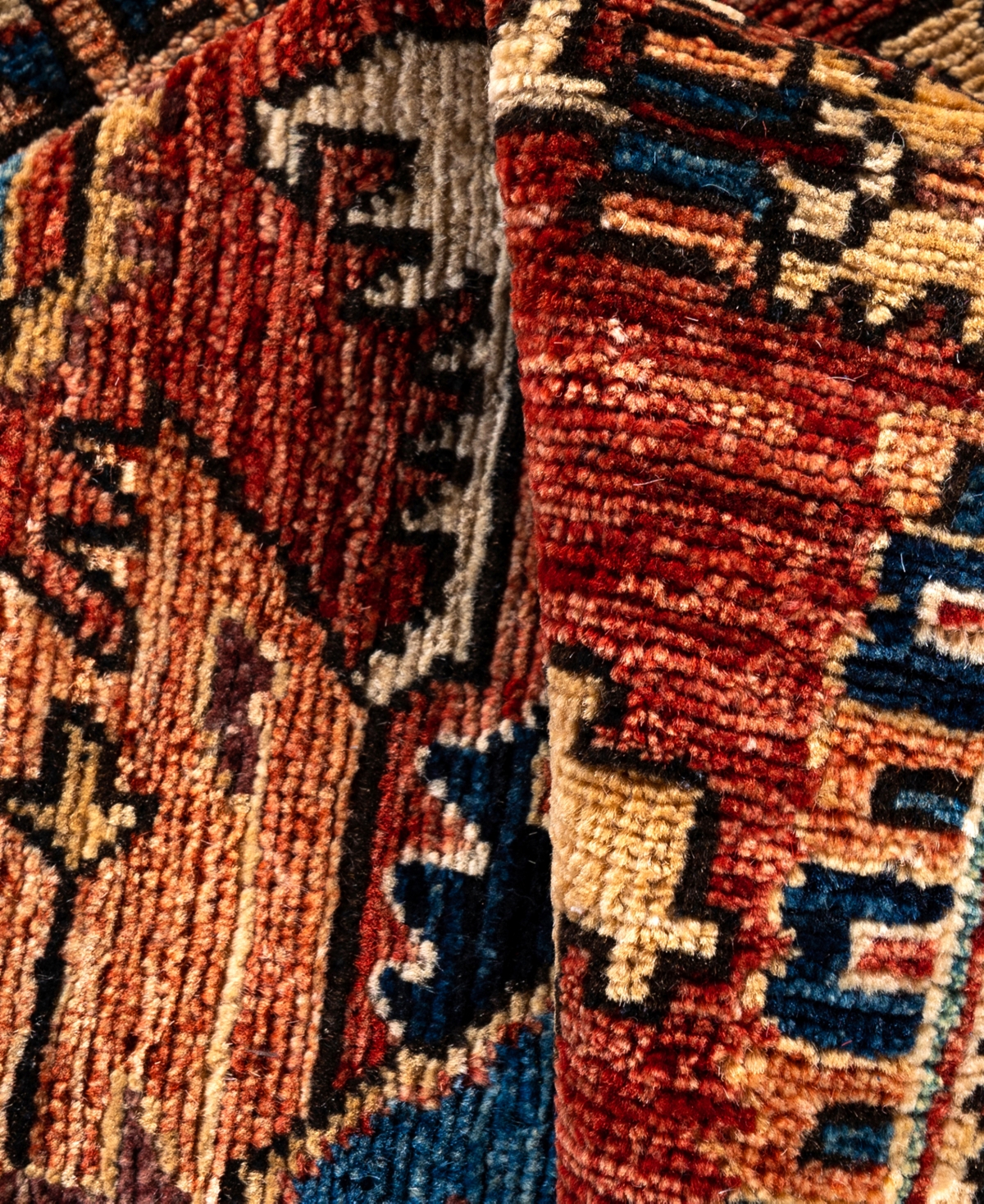 Adorn Hand Woven Rugs Serapi M0103-313 4'2"x6'3" Area Rug In Red