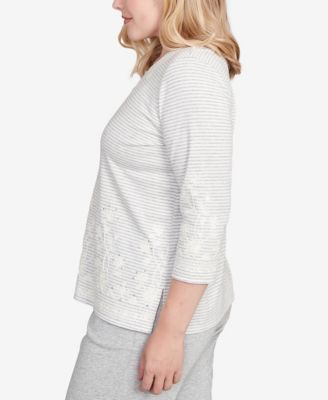 Petite Casual Vibe Embellished Striped Crew Neck Top