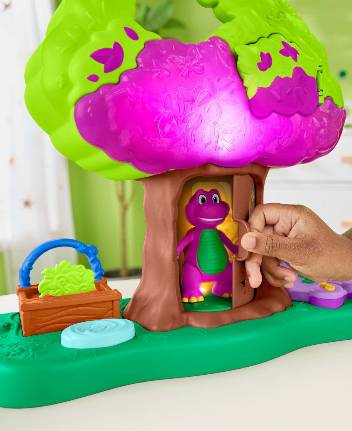 Barney 's World Treehouse Playset In Multi
