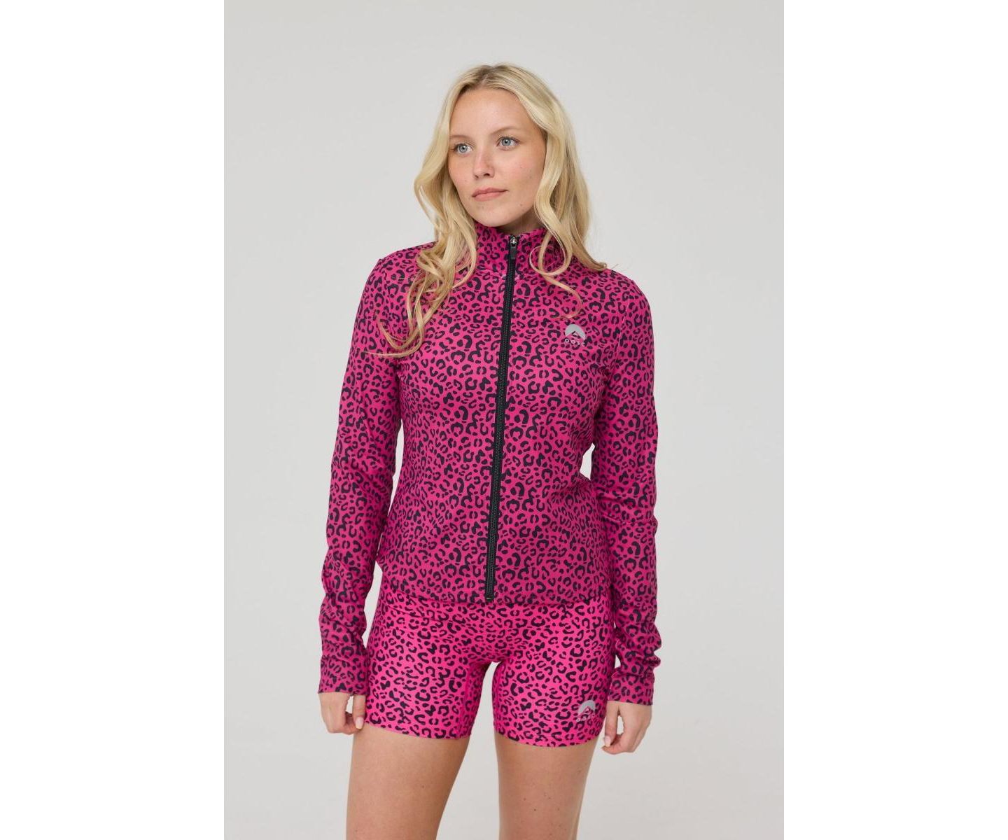 Женская куртка OOSC Infinite Cropped Zipped Jacket - Pink Leopard — фото 1