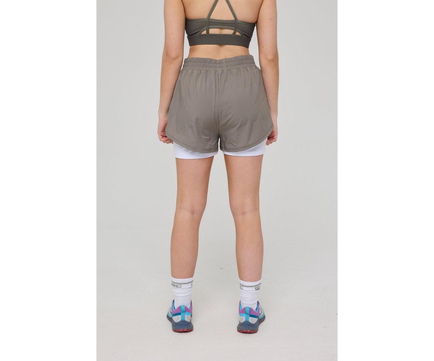 Женские шорты OOSC Elite 2 in 1 Running Shorts - Khaki, цвет: Хаки — фото 3
