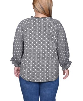 Plus Size 3/4 Sleeve Ruffle Neck Top