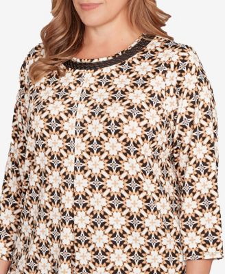 Plus Size Mesh Textured Geo Puff Print Top