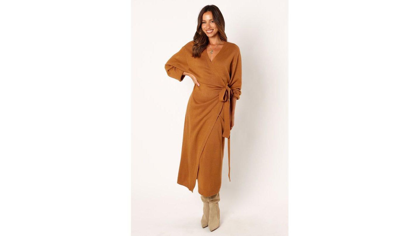 Женское платье Petal and Pup Nova Wrap Knit Midi, цвет: Верблюжий — фото 1