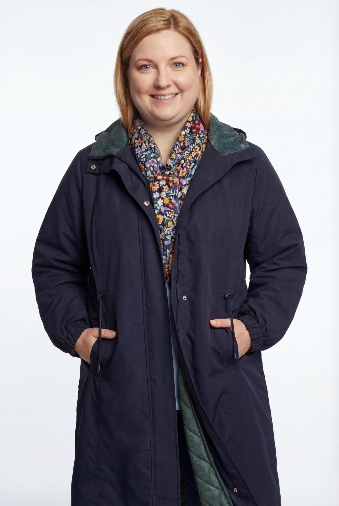 Женская куртка Woman Within Plus Size Long Hooded Taslon, цвет: Сосновый — фото 1