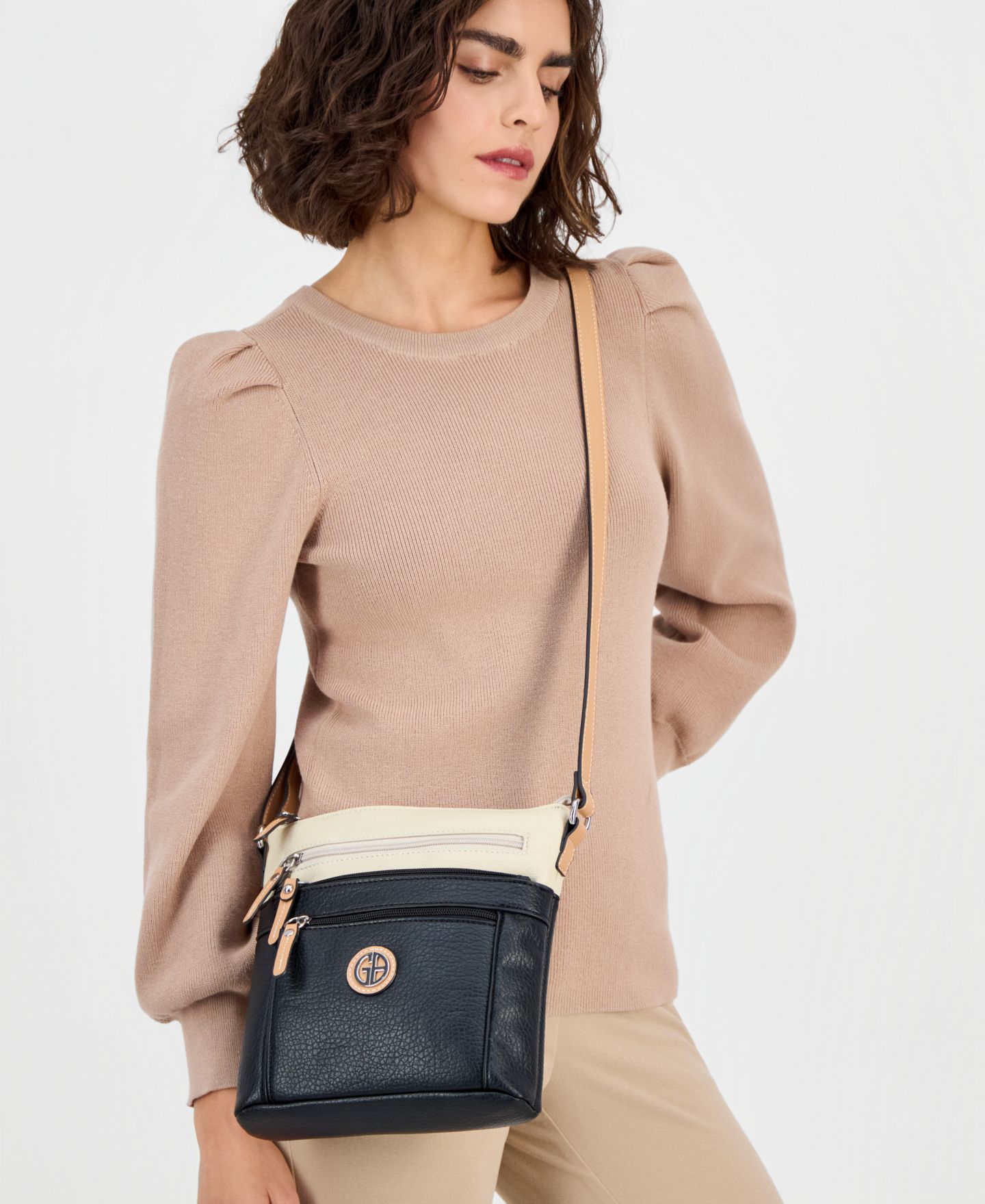 Женская сумка Giani Bernini Colorblock Pebble Crossbody, цвет: Чёрный — фото 7