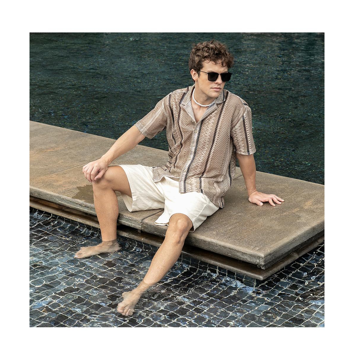 Campus Sutra Men's Striped Knit Oversized Shirt