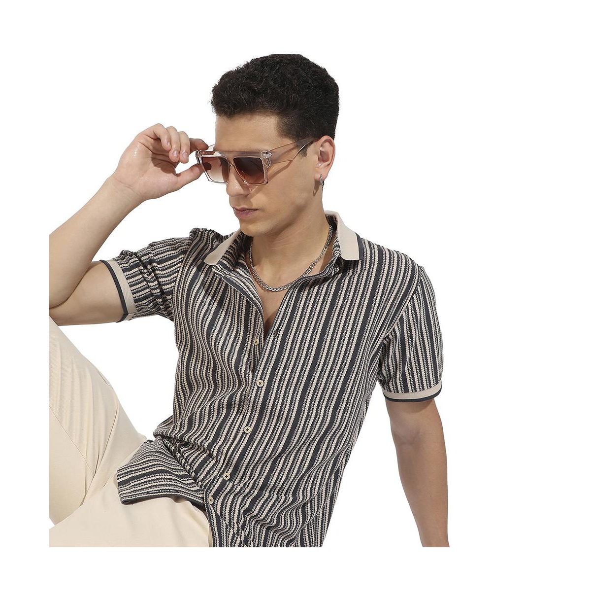 Campus Sutra Men's Light Grey & Navy Blue Contrast Knitted Shirt