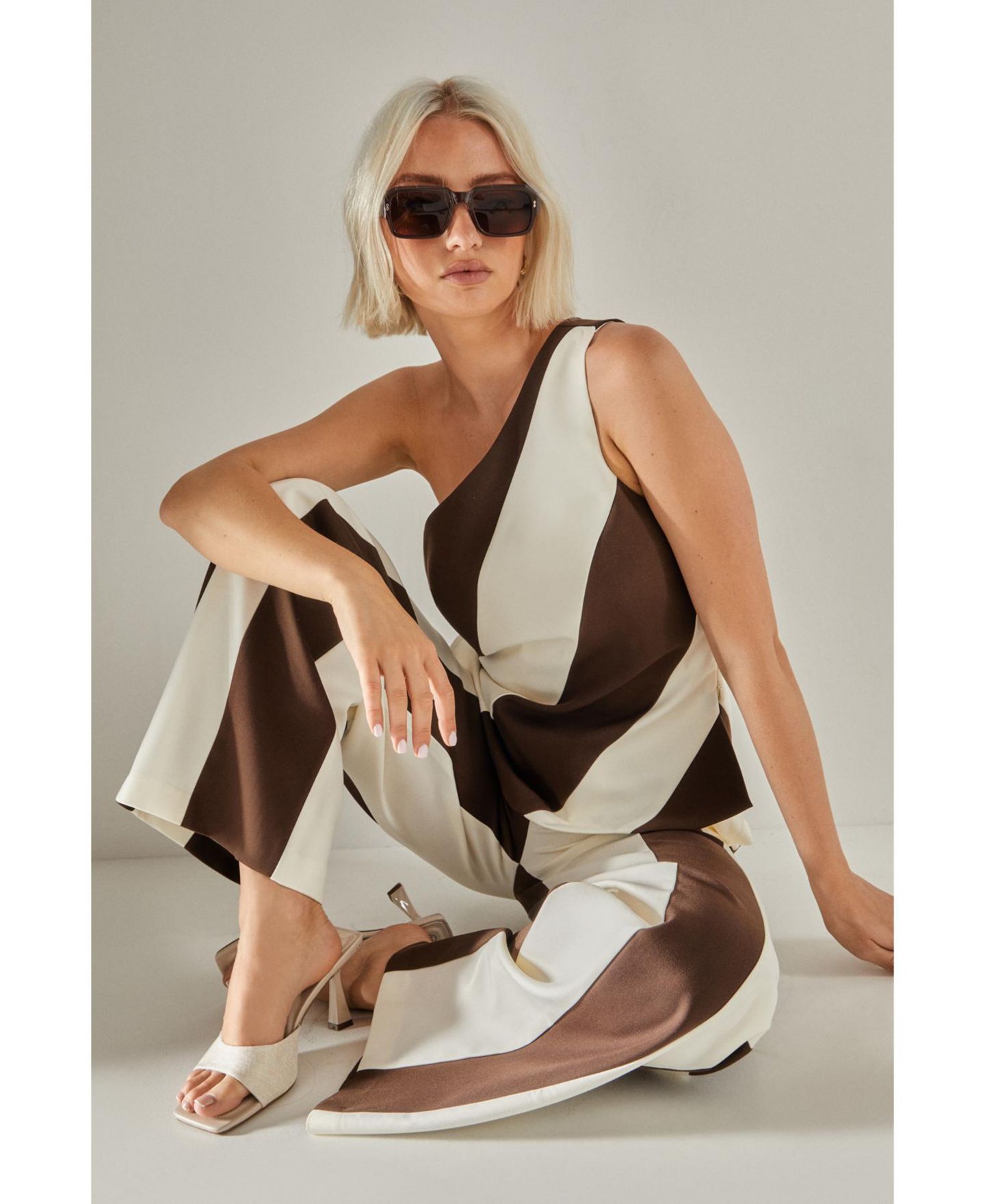 Женский топ Nasty Gal Stripe Tailored One Shoulder, цвет: Шоколадный — фото 6