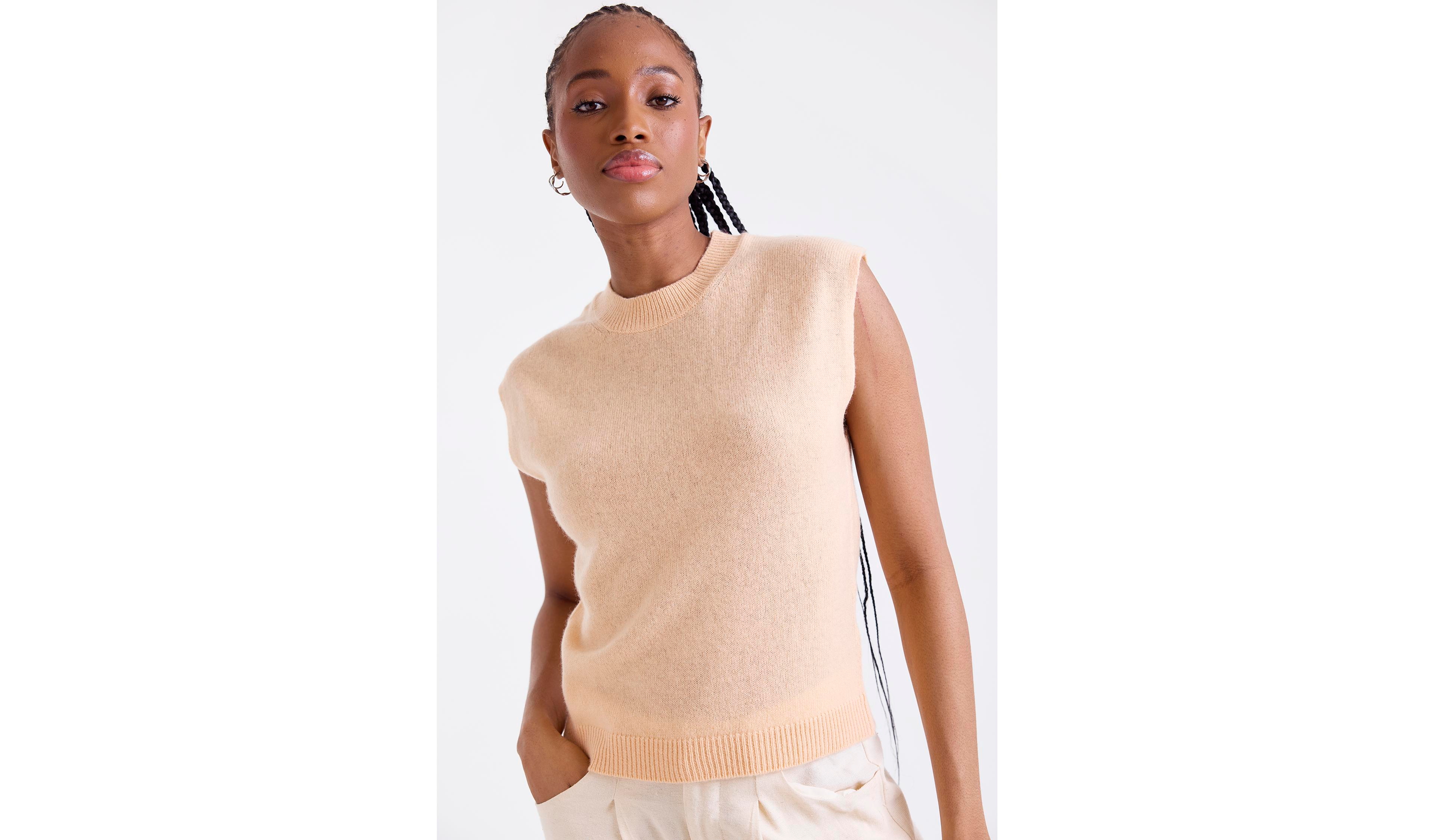 1982 Women's Zarah Crew Neck Cashmere Knit Vest