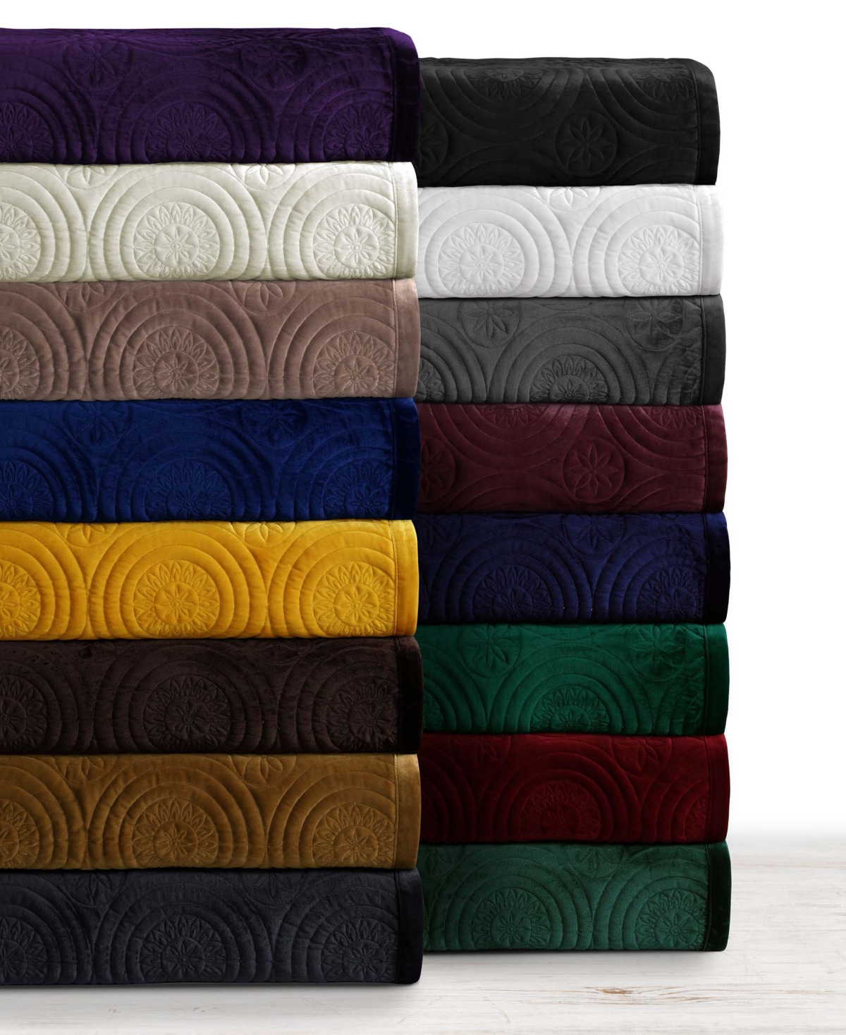 Tribeca Living Capri Medallion Velvet Oversized Solid 3 Piece Quilt Set, Queen In Black