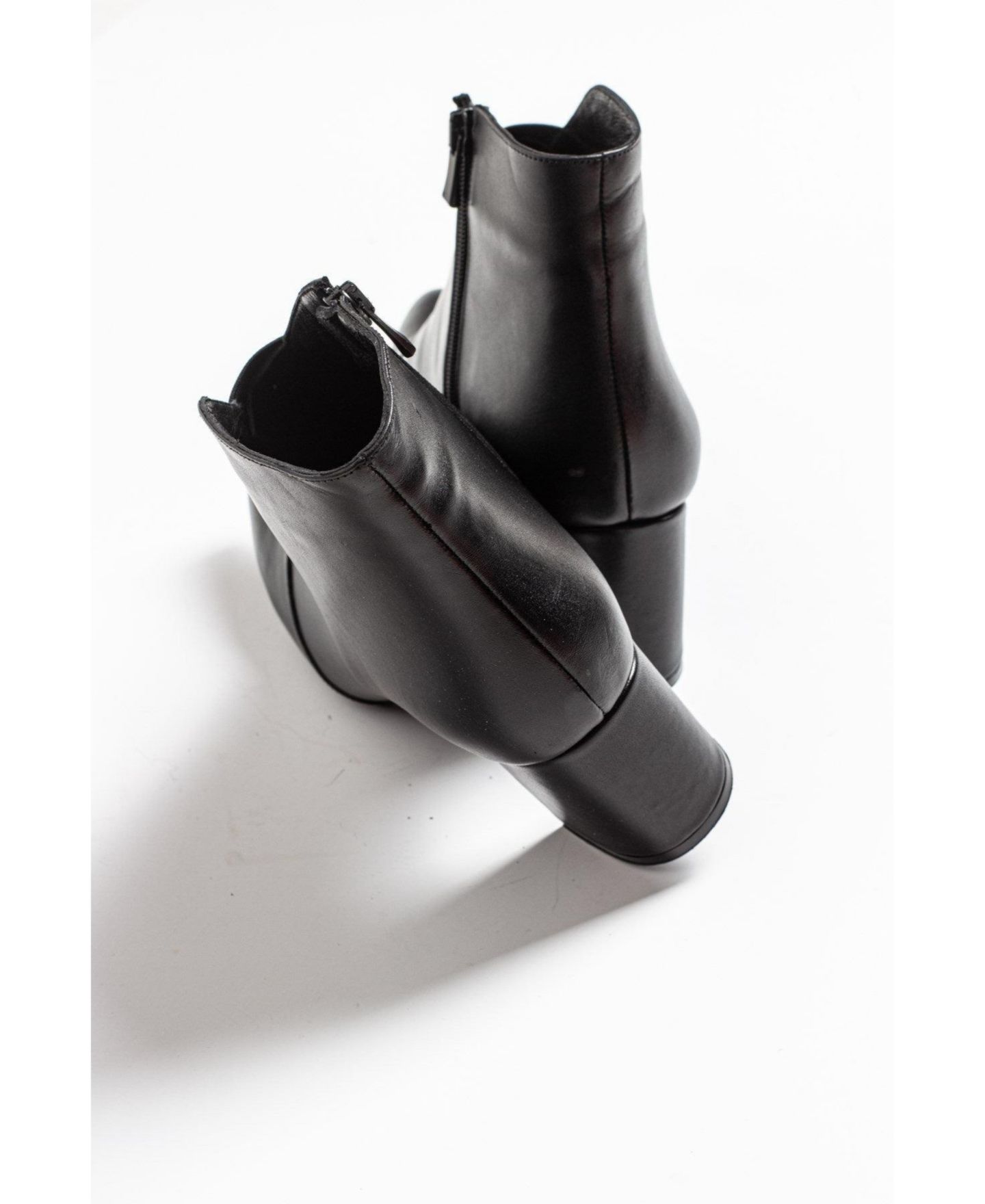 Женские ботинки Forever & Always Shoes Finda Leather Block Heel Boot, цвет: Чёрный кожаный — фото 4