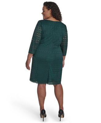 Plus Size Lace 3/4-Sleeve Shift Dress