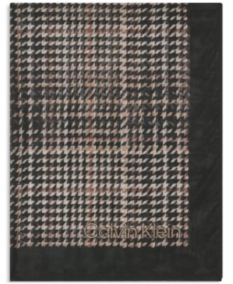 Women's Houndstooth Print Wrap