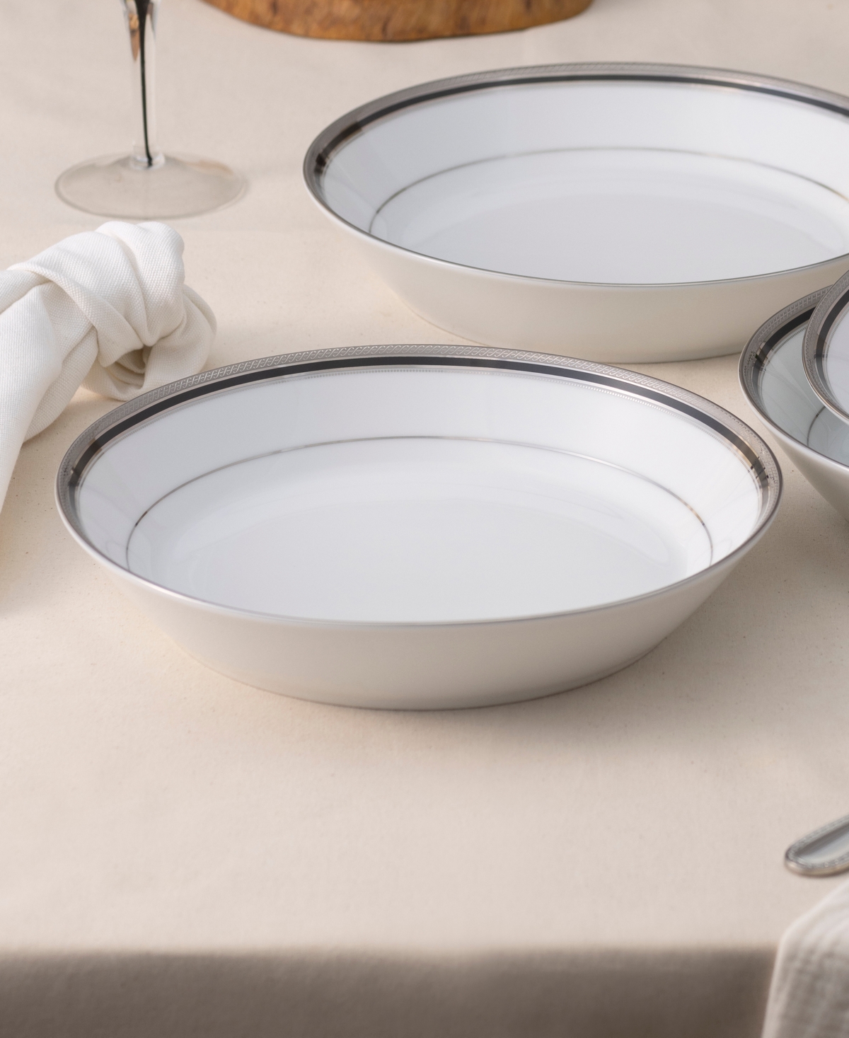 Noritake Austin Platinum 4-Pc. Coupe Dinner Bowl Set, Service for 4