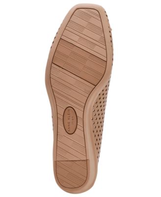 Women's Winslet Perforated Wedge Pumps