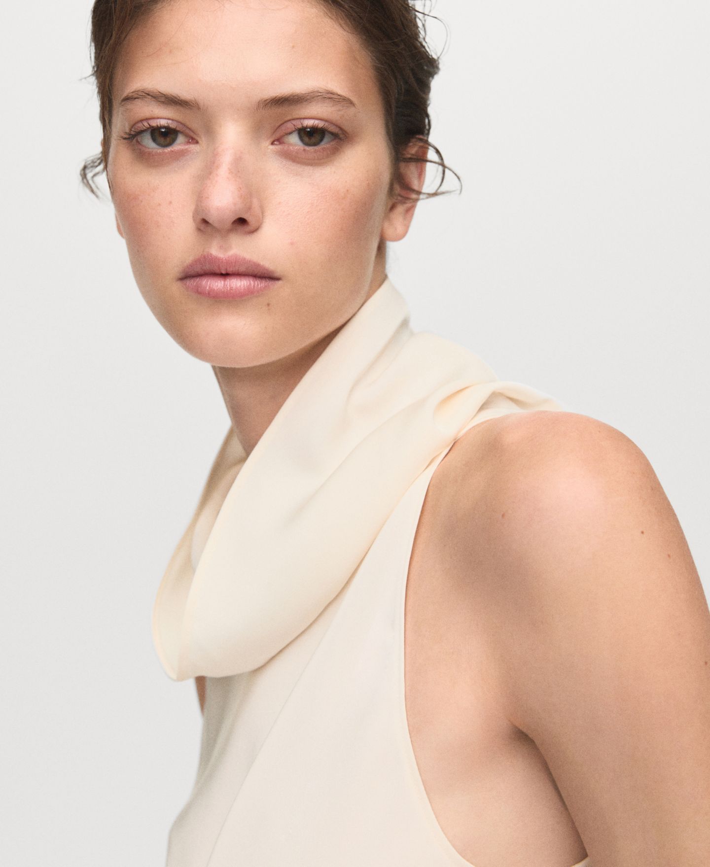Женская блузка Mango Draped Neck, цвет: Экрю — фото 3