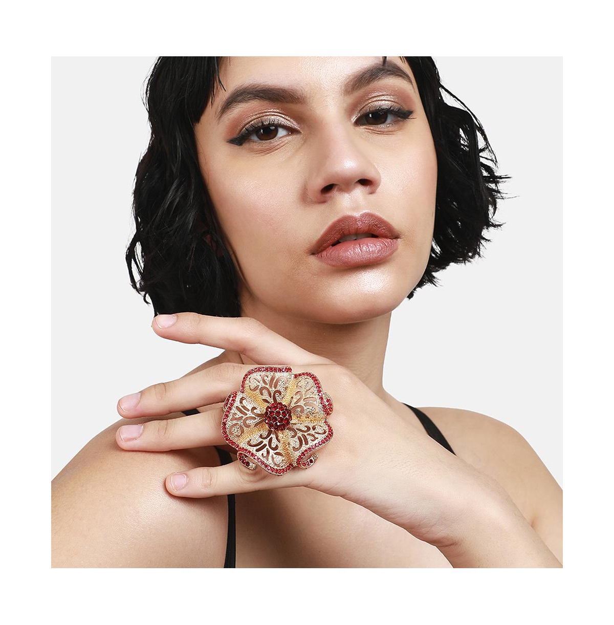 Sohi Stone Setting Flower Ring In Red