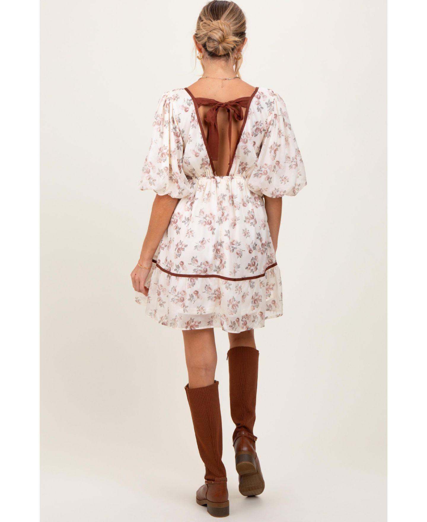 Женское платье Pinkblush Cream Floral Deep V-Neck Back Cutout, цвет: Кремовый — фото 9