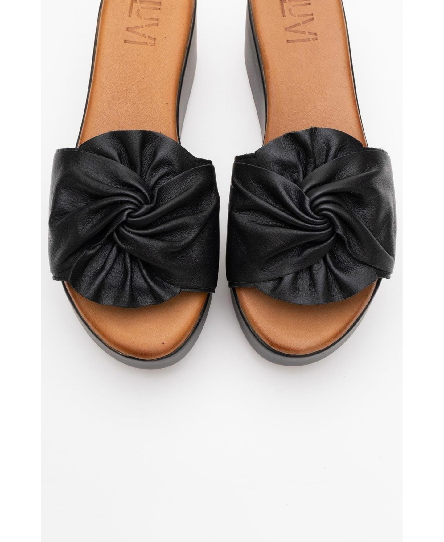 Женские сандалии Forever & Always Shoes Syndra Bow Wedge Leather Sandal (Women), цвет: Чёрный кожаный — фото 3