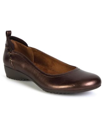 Women's Vivian Round Toe Flats