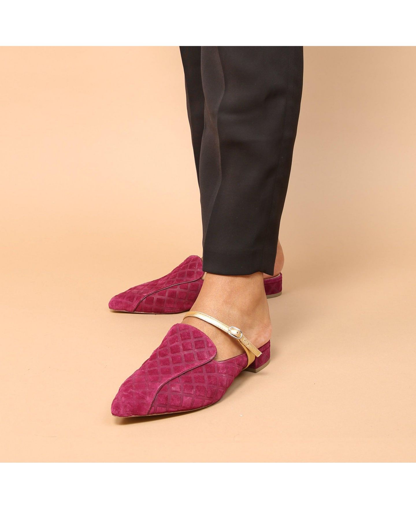 Женские сандалии Alterre Burgundy Suede Twiggy Customizable Loafer Slide, цвет: Malbec Puff — фото 2