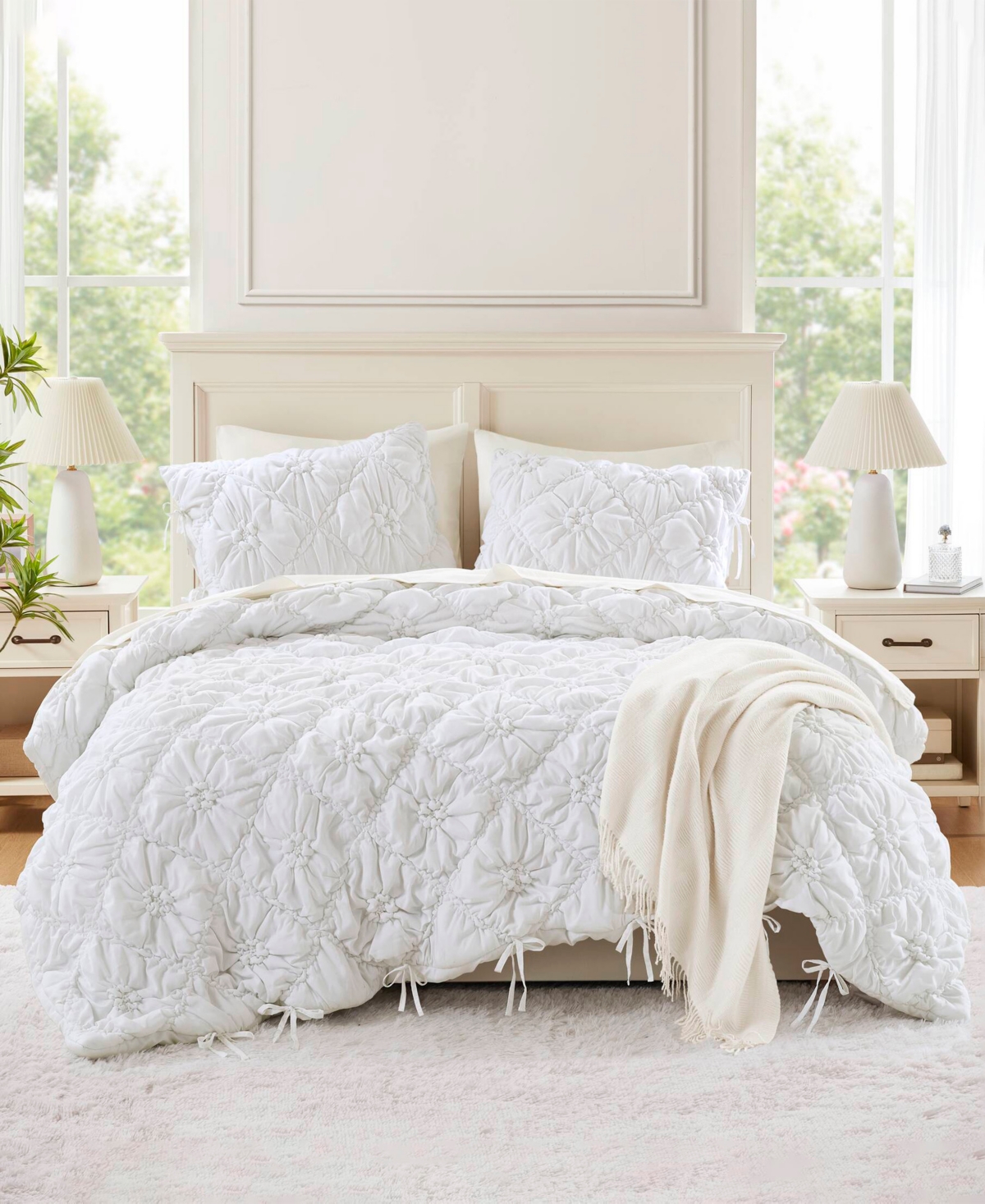Intelligent Design Lily Floral 3-pc. Comforter Set, King In White