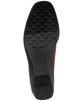 Women's Taka Wedge Pump