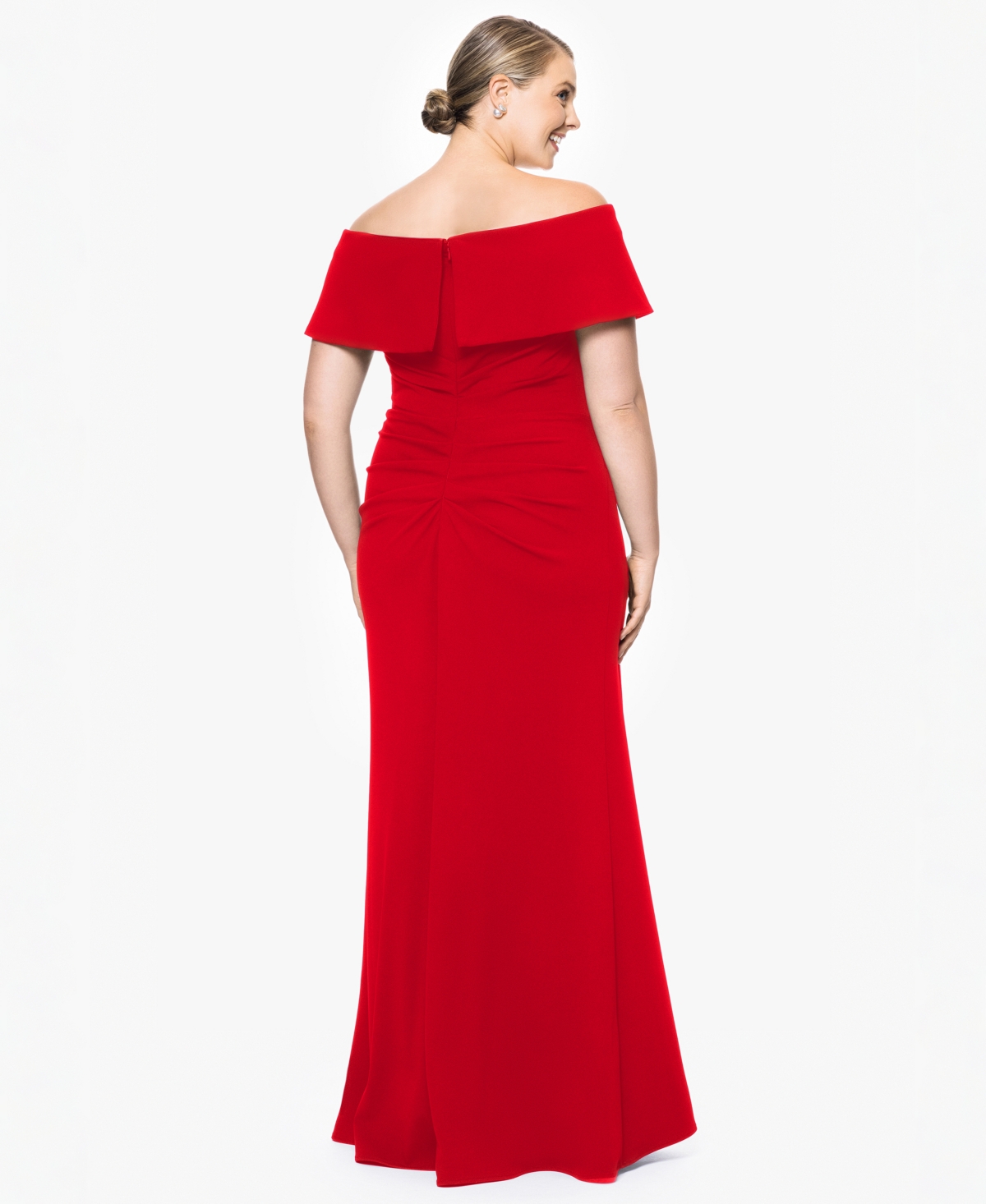 Betsy & Adam Plus Size Sweetheart Off-the-shoulder Gown In Red