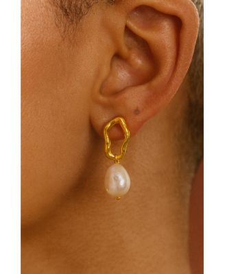 Gloria Pearl Stud Earrings
