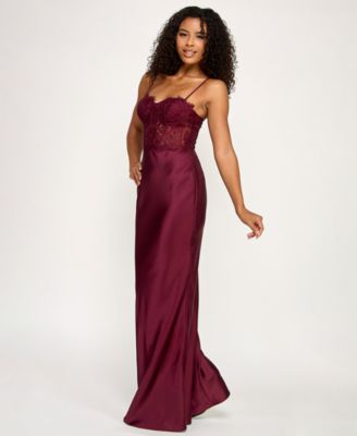 Juniors' Lace Bustier Trim Gown