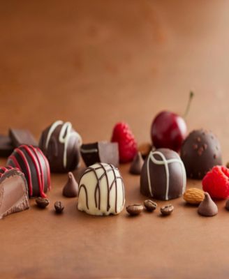 Holiday Founders Favorites Gift Box, 18 Piece