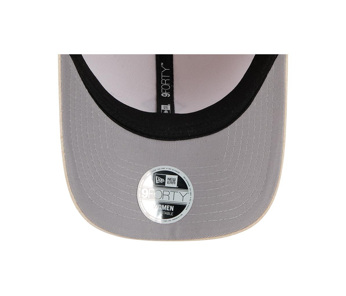 New Era Women's Cream Las Vegas Raiders Comfy 9forty Adjustable Hat In Neutral