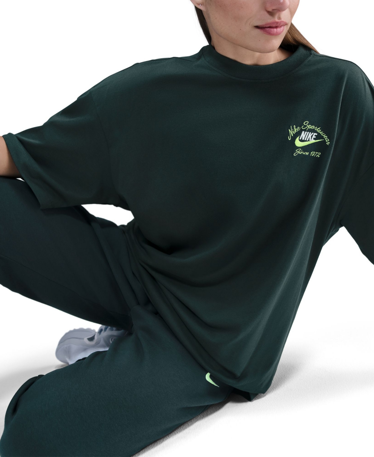 Nike Women's Sportswear Oversized T-shirt In Green