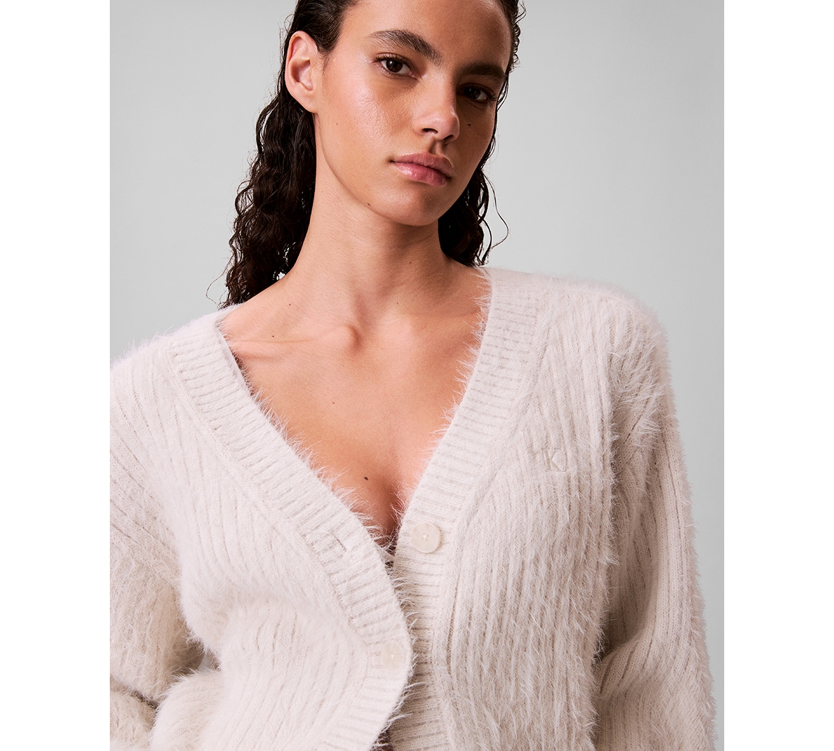 Calvin Klein Jeans Est.1978 Women's Cropped Relaxed Long-sleeve Cardigan In Neutral