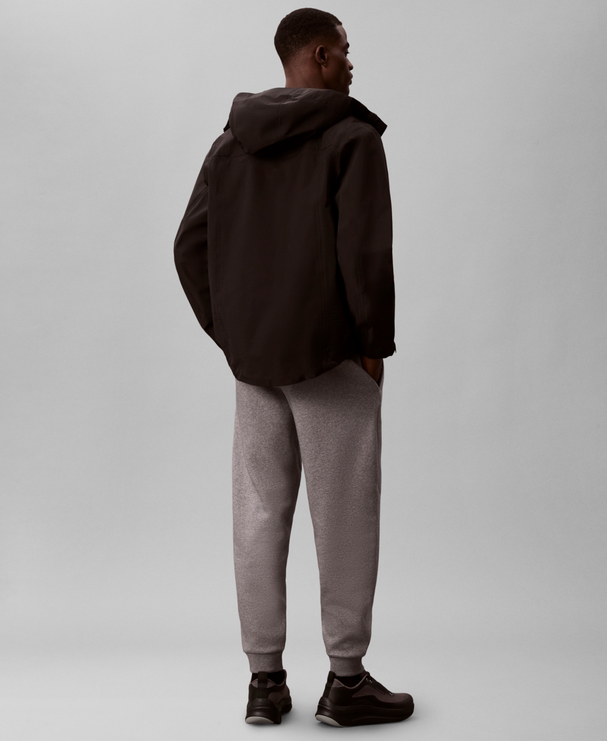 Calvin Klein Men's Monogram Logo Fleece Joggers In Gray