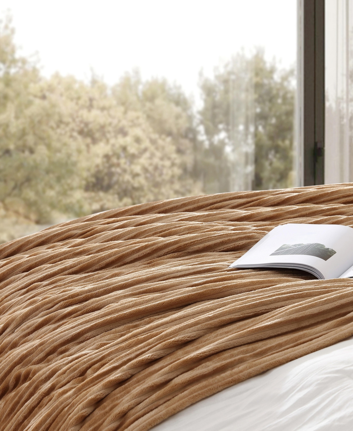 Eddie Bauer Mountain Valley Ribbed Plush Heated Blanket, King In Brown