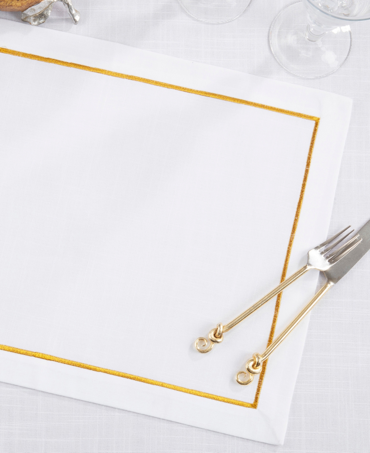 Saro Lifestyle Embroidered Line Design Placemat, Set Of 4 In Gold
