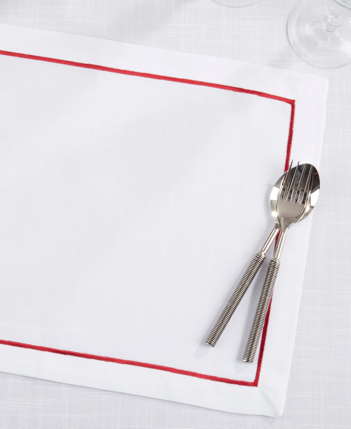 Saro Lifestyle Embroidered Line Design Placemat, Set Of 4 In Red