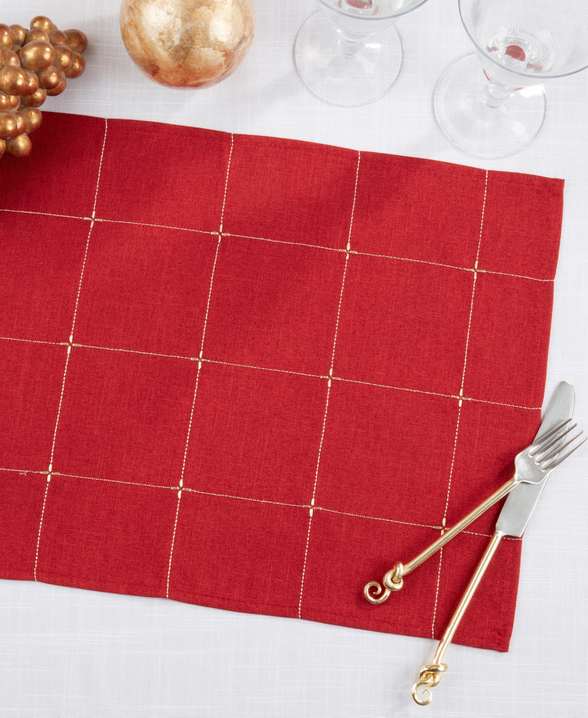 Saro Lifestyle Embroidered Placemat, Set Of 4 In Red