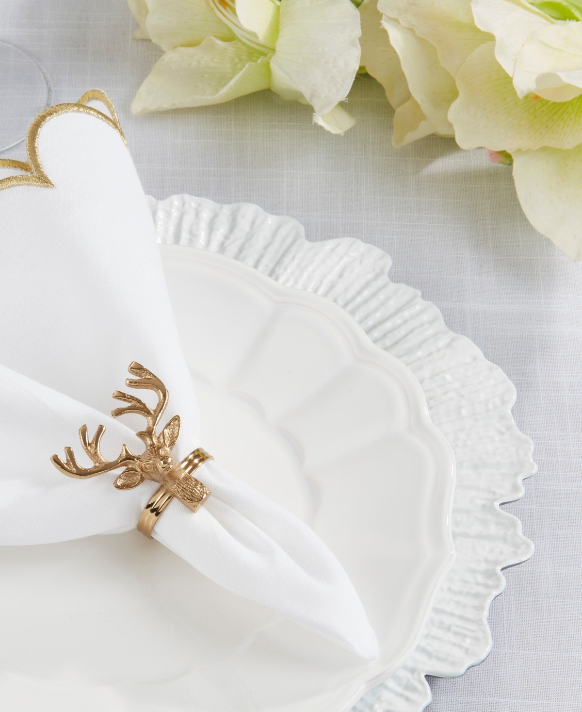 Saro Lifestyle Reindeer Napkin Rings, Set Of 4 In Gold