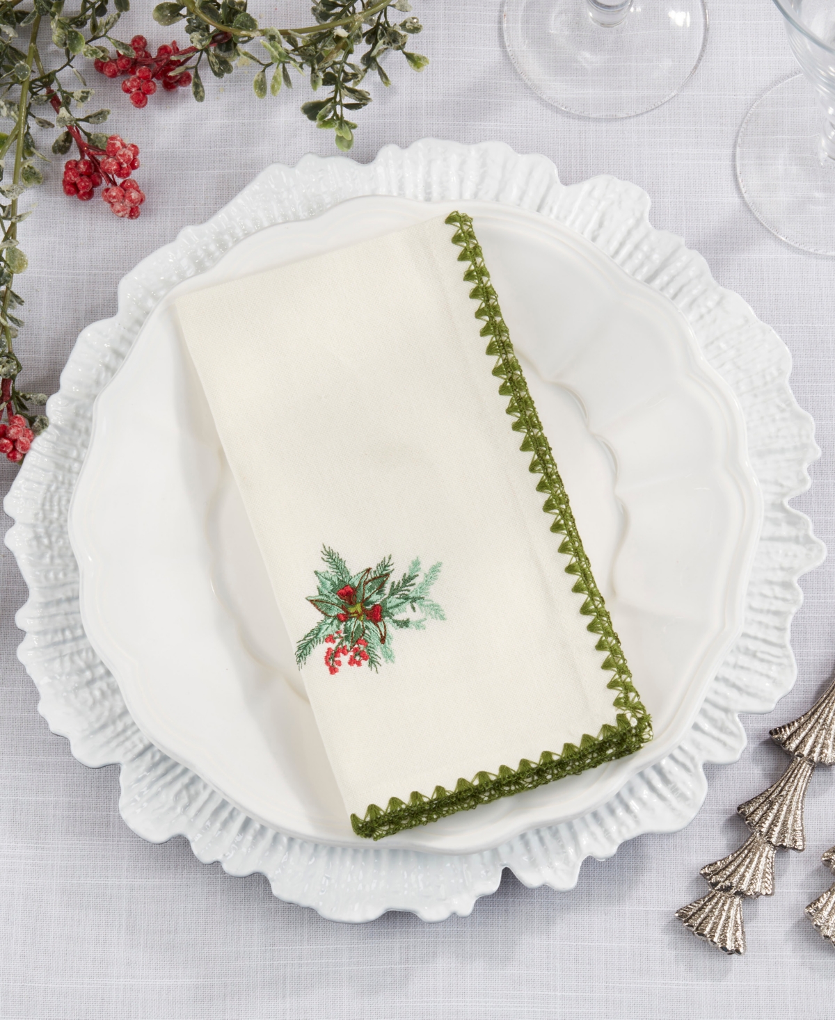 Saro Lifestyle Holly Napkin, Set of 4