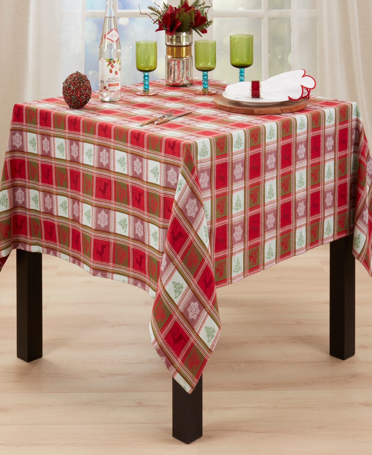 Saro Lifestyle Plaid Jacquard Christmas Tablecloth