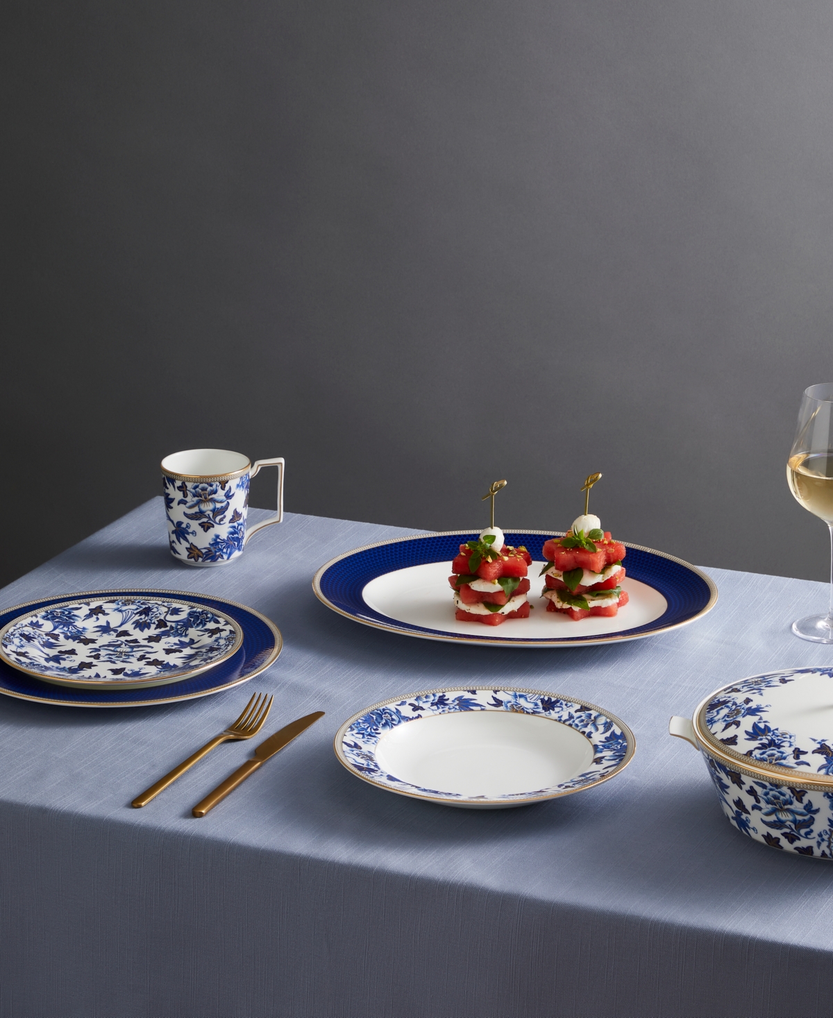 Wedgwood Hibiscus Rim Soup Bowl