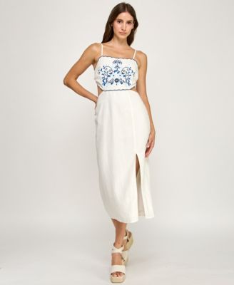 Juniors' Sleeveless Embroidered Scallop Bust Midi