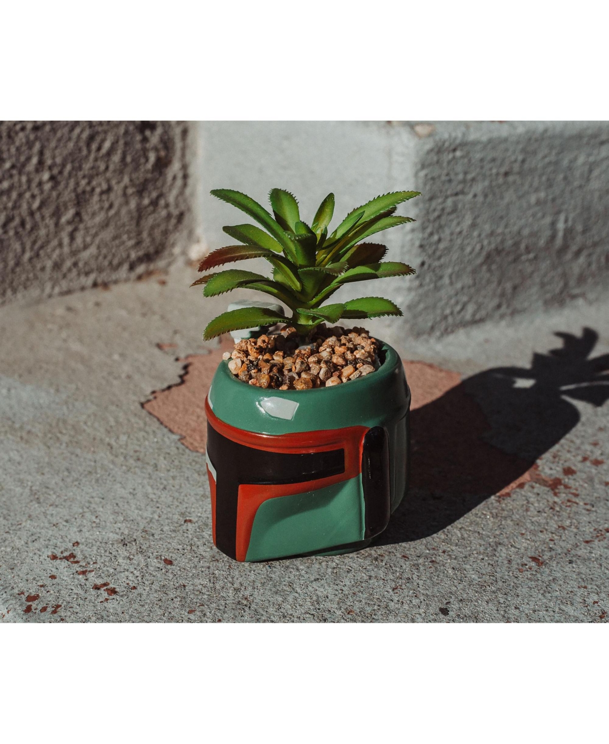 Star Wars Boba Fett Helmet 3-Inch Ceramic Planter With Artificial Succulent | Small Flower Pot, Faux Indoor Plant For Desk Shelf, Trinket Tray | Cute