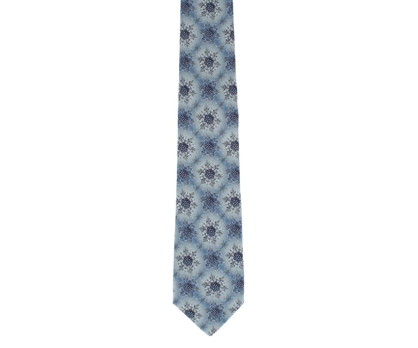 Мужские галстуки TRAFALGAR Big & Tall Clarence The Classy Snowflake Silk Holiday Necktie, цвет: Светлый синий — фото 2
