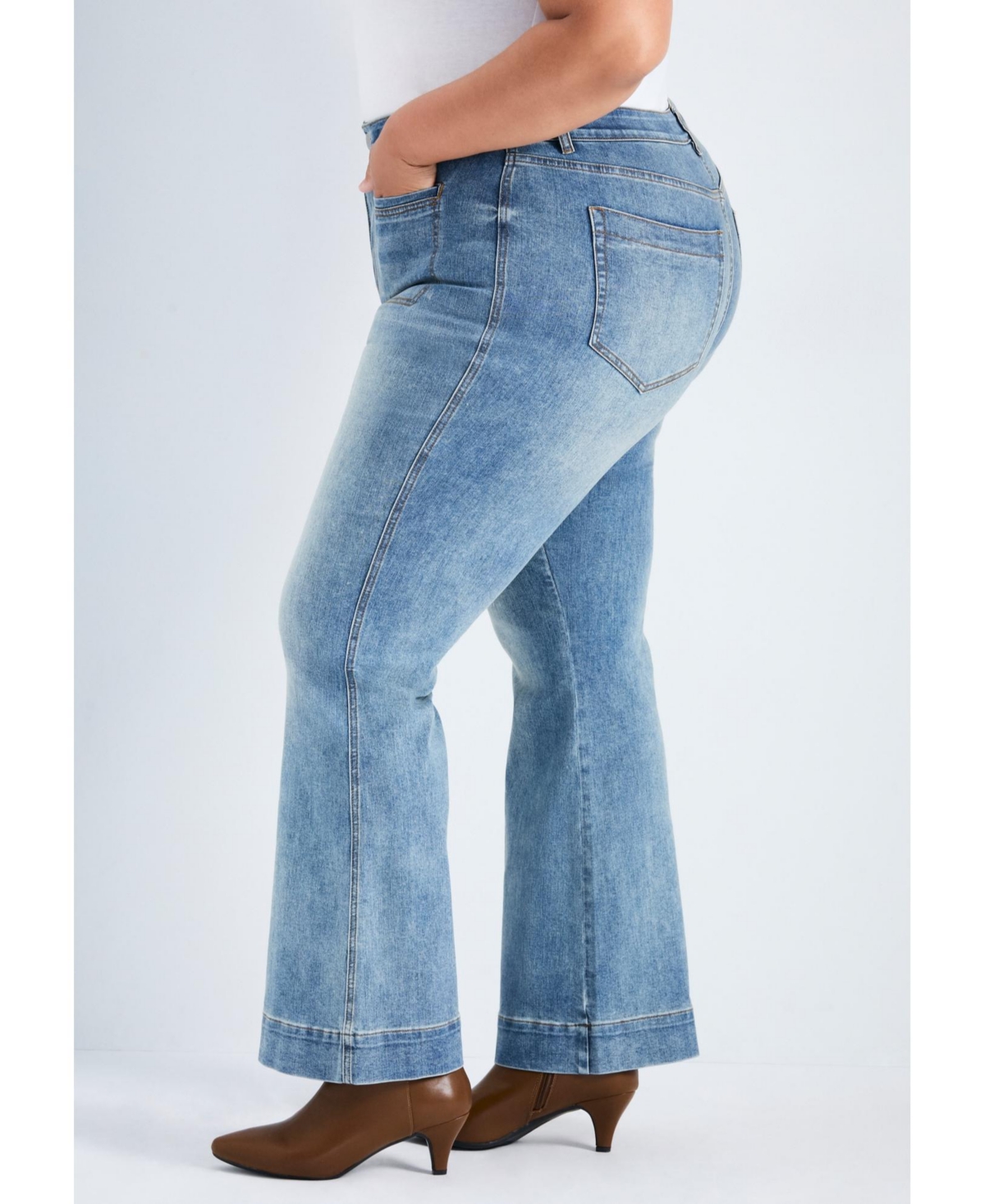 Avenue Women's Emmy Flared Jean