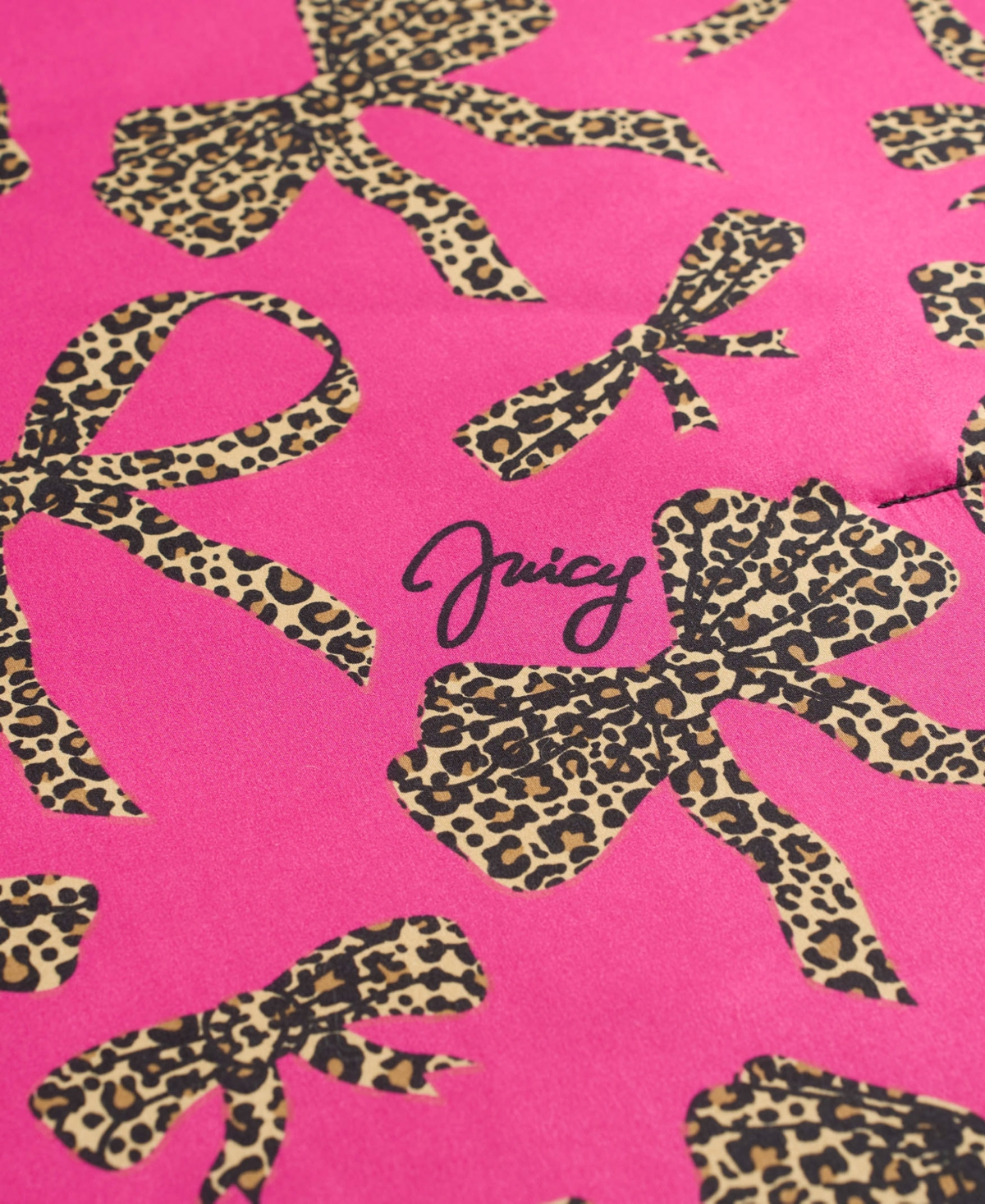 Juicy Couture Plush Reversible Cheetah Bows 4-Pc. Comforter Set